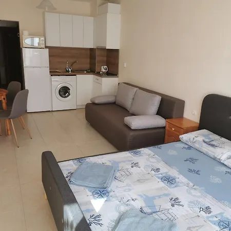 студиa блу минута от плажа Appartamento Pomorie